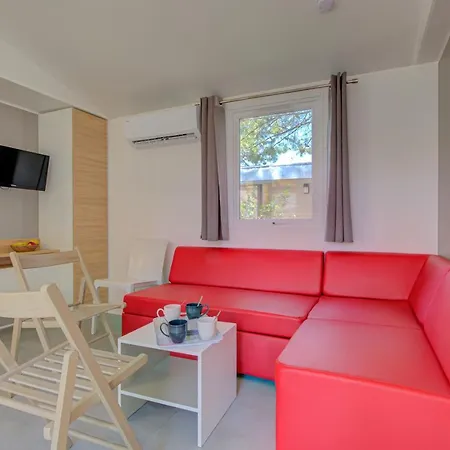 Les Jardins D Agathe مكان تخييم *