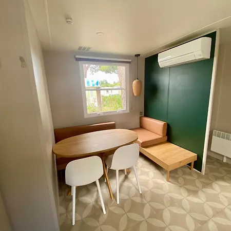 مكان تخييم Les Jardins D Agathe