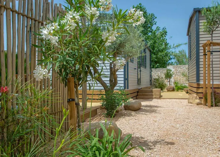 Les Jardins D Agathe Camping *